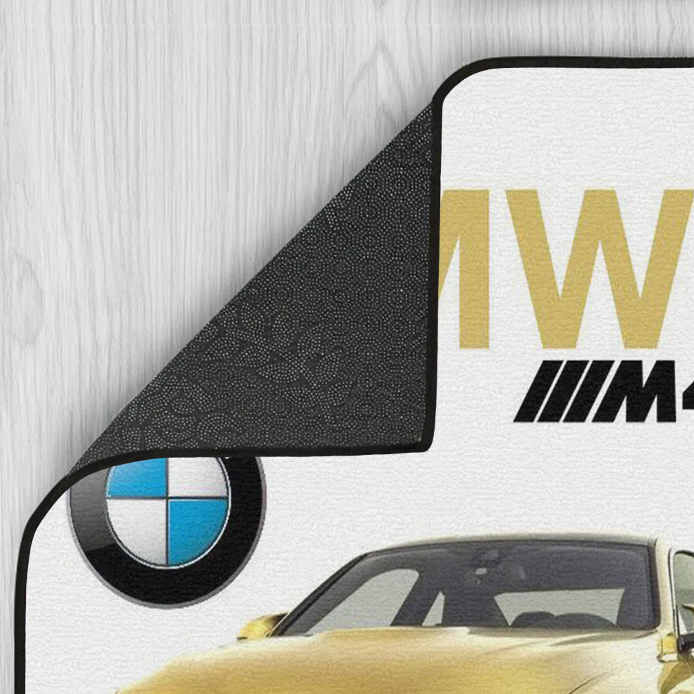 M4 F82 Gold A/S Baskı Duvar Halı